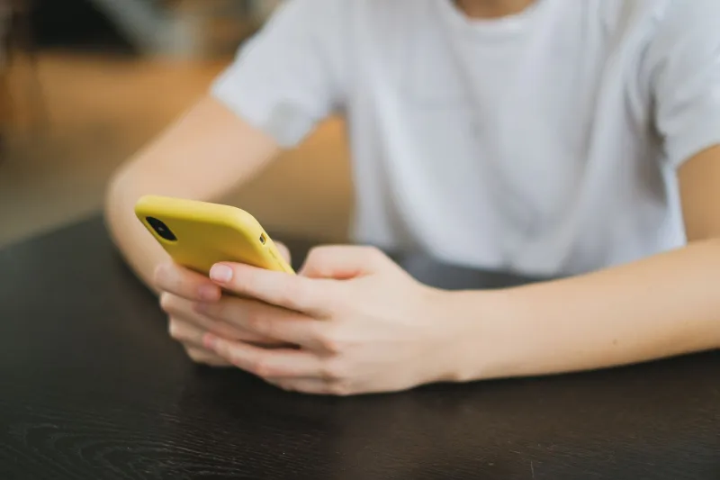 El aburrimiento que nos robaron: cómo el scroll infinito mató nuestra última neurona creativa